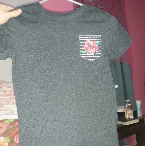 Shirt - Picture 3 of 4